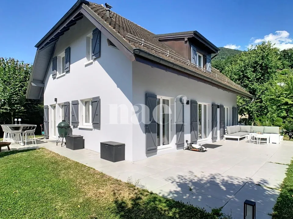 House with terrace and garden