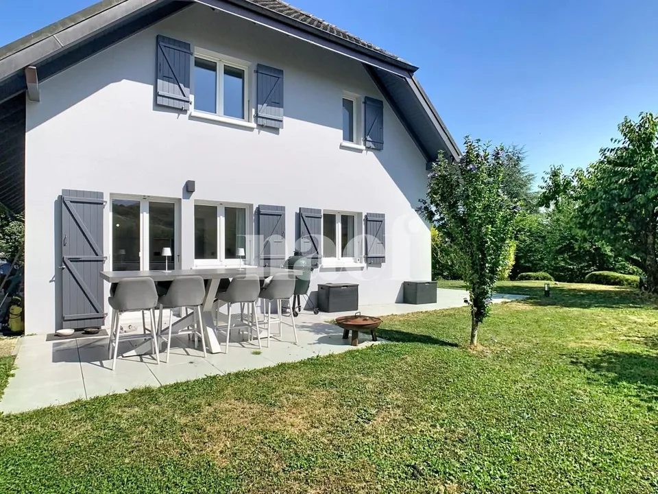 House with terrace and garden