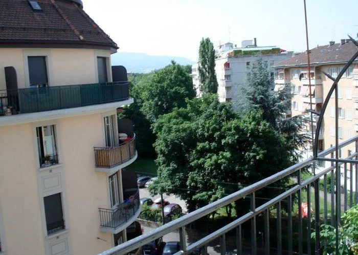 Joli 2 pièces au dernier étage avec balcon...