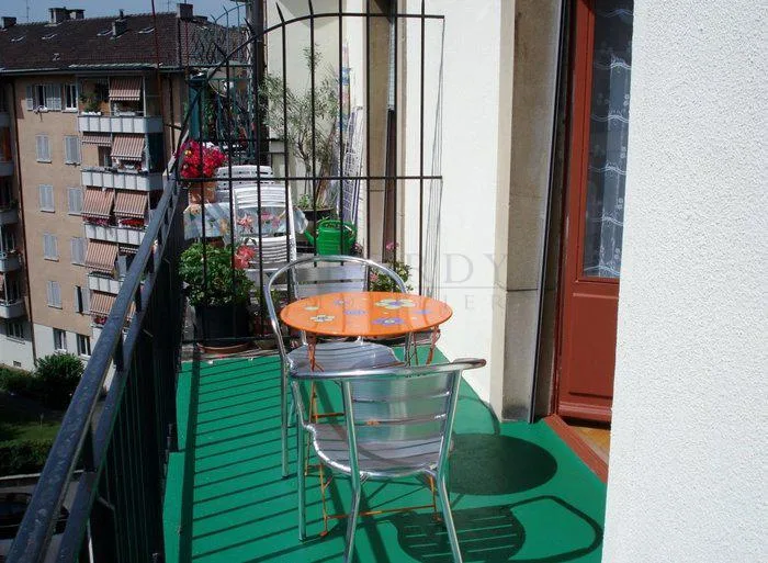 Joli 2 pièces au dernier étage avec balcon...