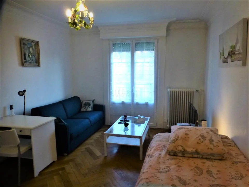 Joli 2 pièces au dernier étage avec balcon...