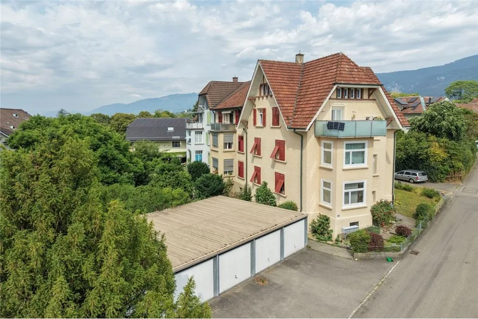 Steingrube Solothurn - Casa multifamiliare con charme; 3 appartamenti e 5 garage