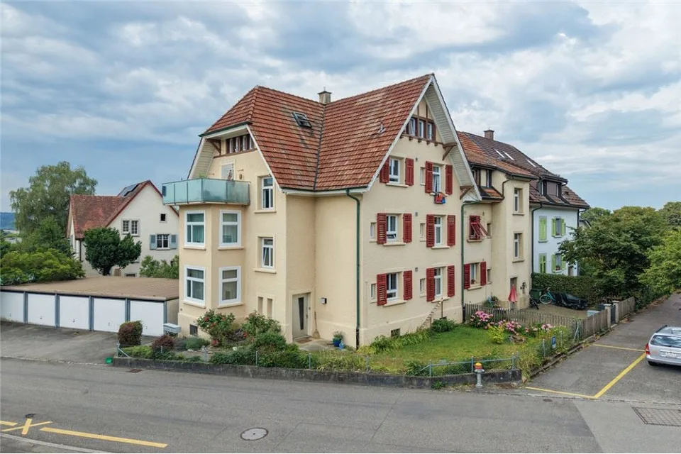 Steingrube Solothurn - Mehrfamilienhaus mit Charme;  3 Wohnungen und 5 Garagen