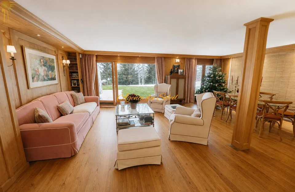 Appartement Ski-in/Ski-out, de standing de 4.5 pièces avec piscine privée au coeur de Crans !