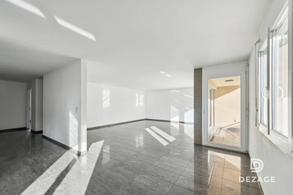 Immenses Apartment mit 4 Zimmern, 2 Minuten von Schulen und Geschäften!