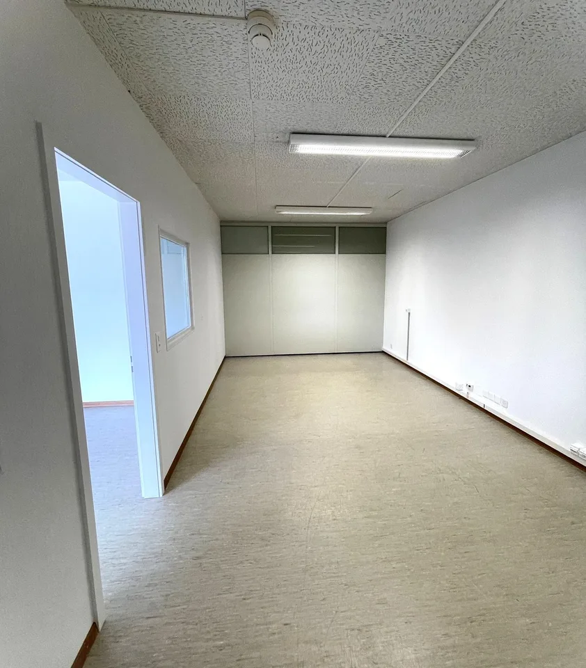 Ufficio a due stanze nel quartiere di Bernapark