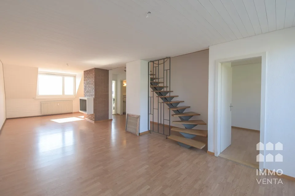 Sonnige 3-Zimmer-Maisonette mit Balkon / Duplex lumineux de 3 pièces avec balcon