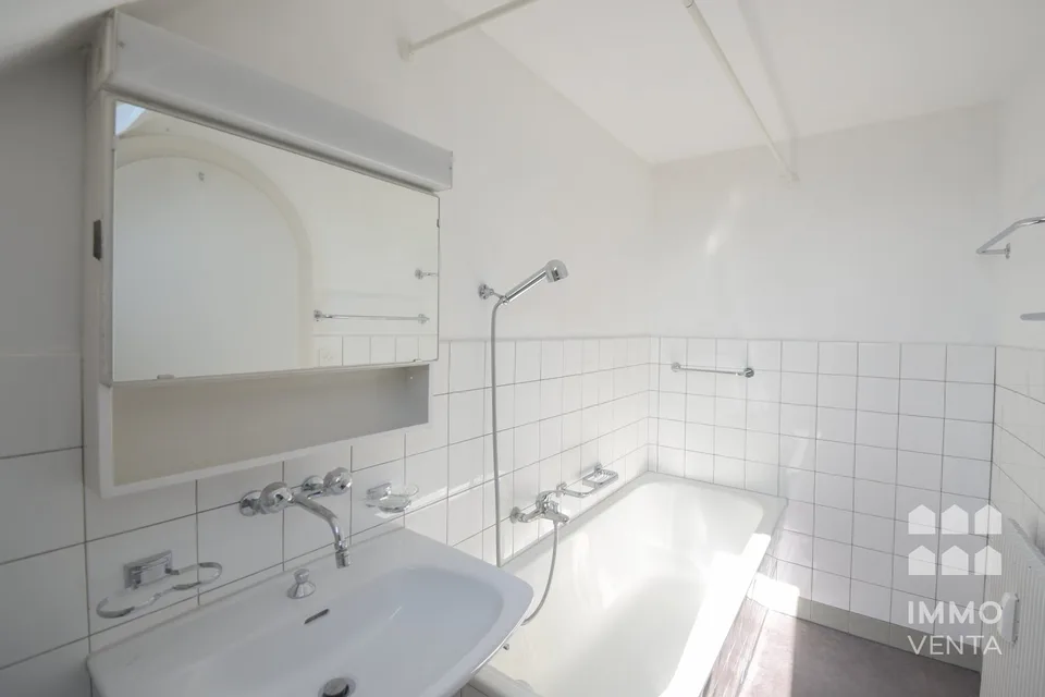 Sonnige 3-Zimmer-Maisonette mit Balkon / Duplex lumineux de 3 pièces avec balcon – Foto 18 von 18