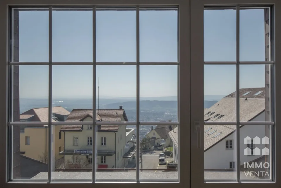 Sonnige 3-Zimmer-Maisonette mit Balkon / Duplex lumineux de 3 pièces avec balcon