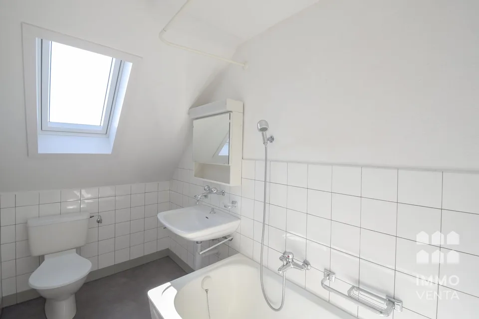 Sonnige 3-Zimmer-Maisonette mit Balkon / Duplex lumineux de 3 pièces avec balcon – Foto 17 von 18