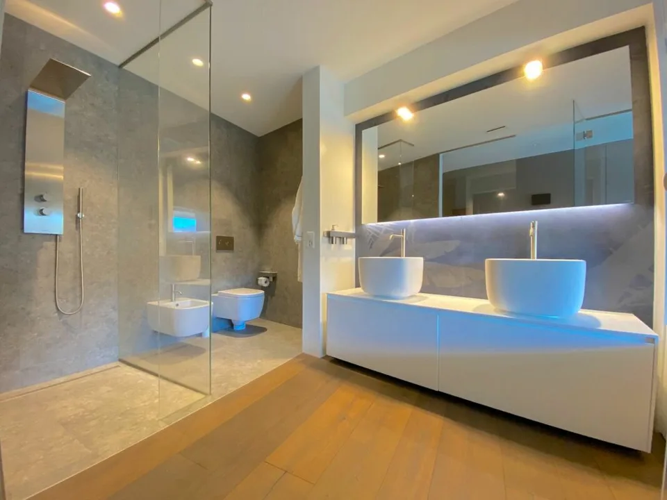 Luxuriöse 4.5-Zimmer-Wohnung mit Panoramaterrasse und Seeblick – Foto 8 von 10