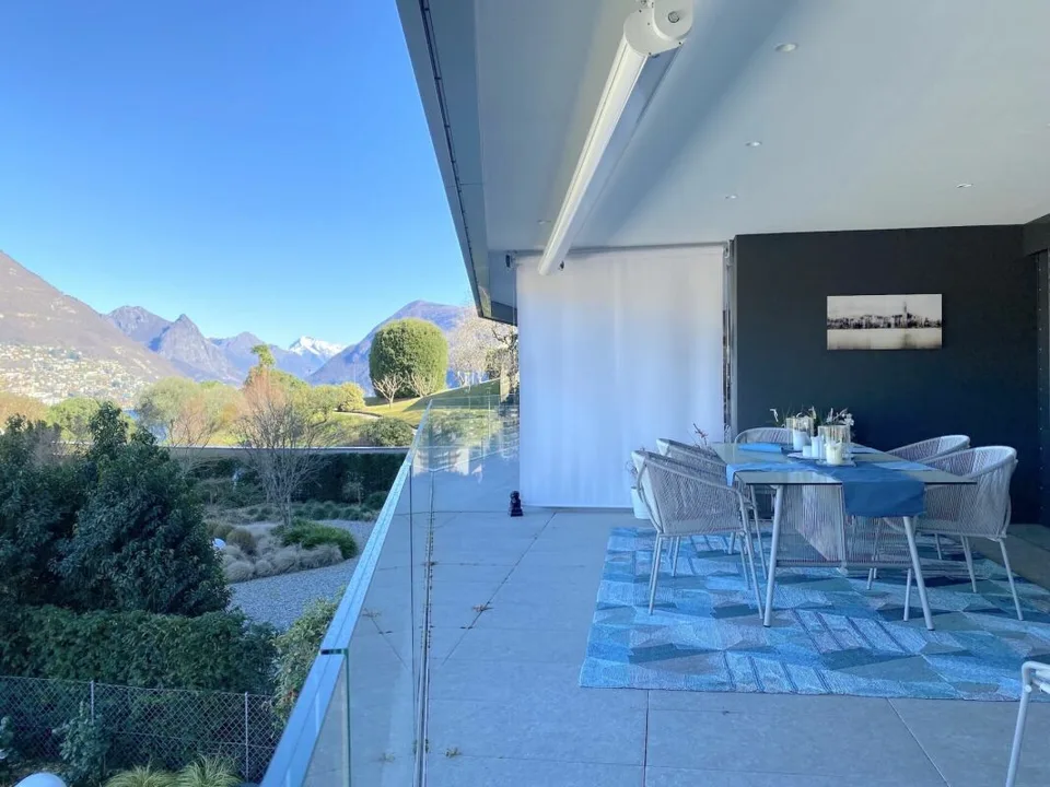 Luxuriöse 4.5-Zimmer-Wohnung mit Panoramaterrasse und Seeblick