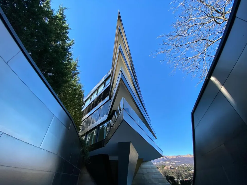 Lussuoso appartamento 4.5 locali con terrazza panoramica e vista lago