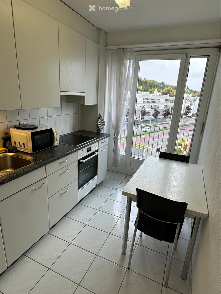 Voll möblierte 2.5-Zimmer-Wohnung in Zürich