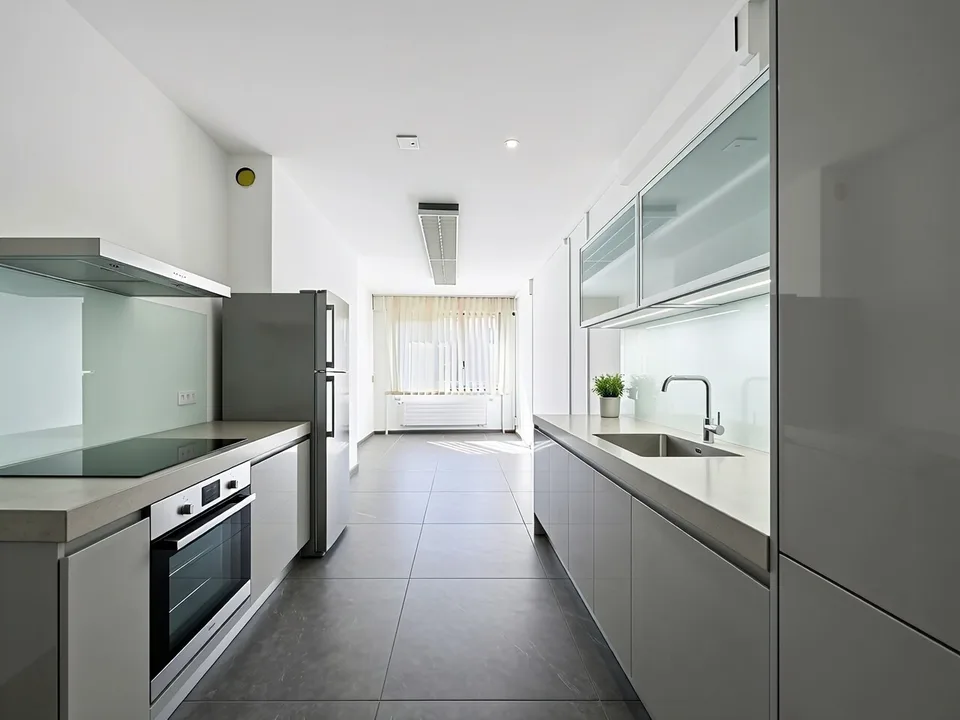 6-room apartment completely to be renovated