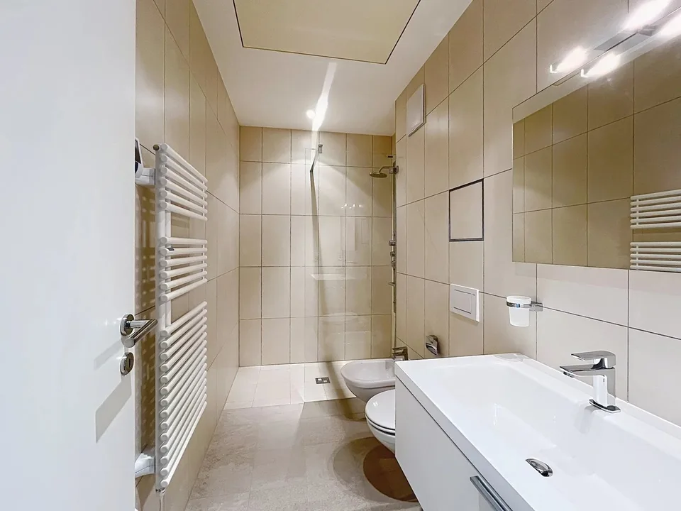 Elegantes 5-Zimmer-Wohnung mit Panoramablick
