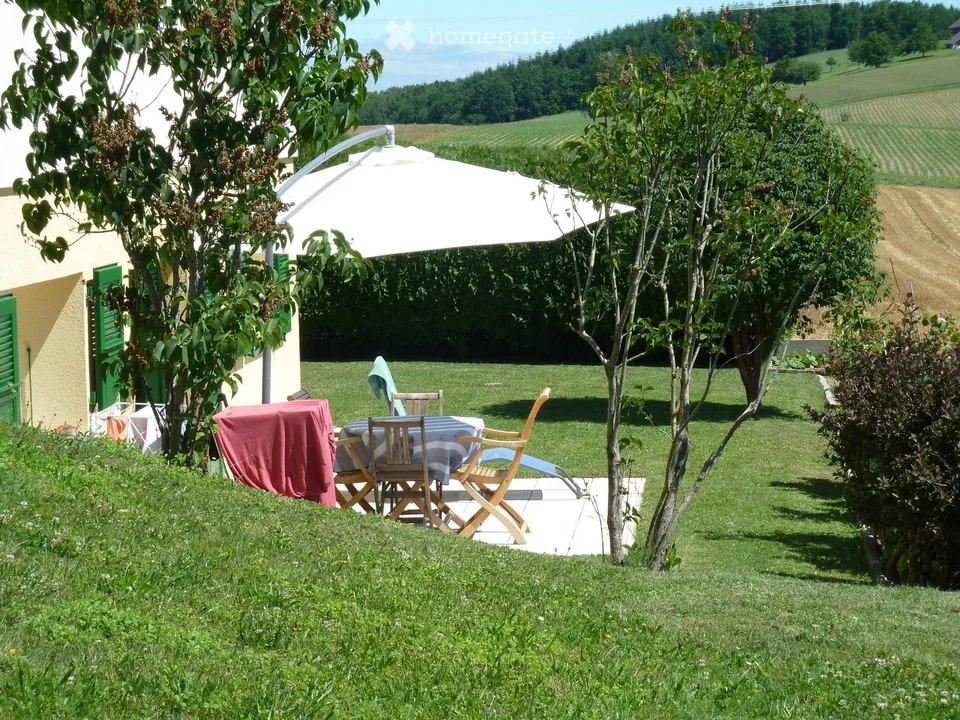 Tre camere con giardino, in mezzo ai campi