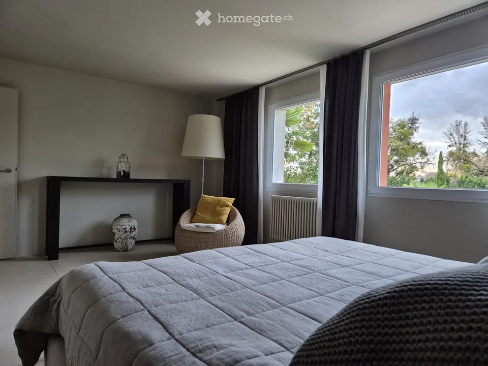 Titel: Großes möbliertes Zimmer Garten & Pool