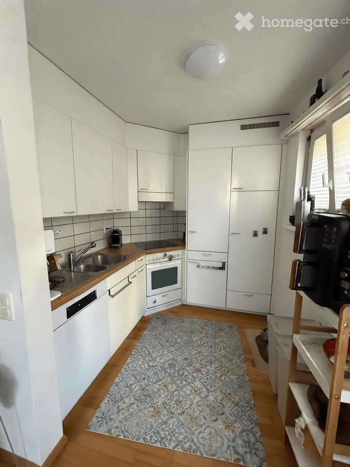 Charmant appartement 2.5 pièces avec terrasse à Weiningen ZH