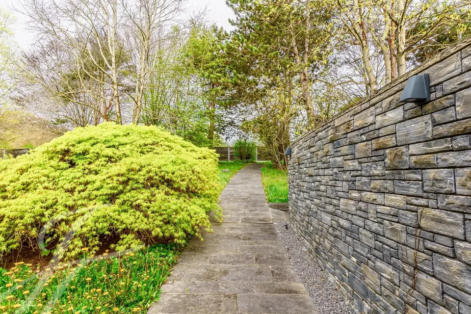 Wasserfront-Villa mit 7'585m2 Grundstück – Foto 20 von 20