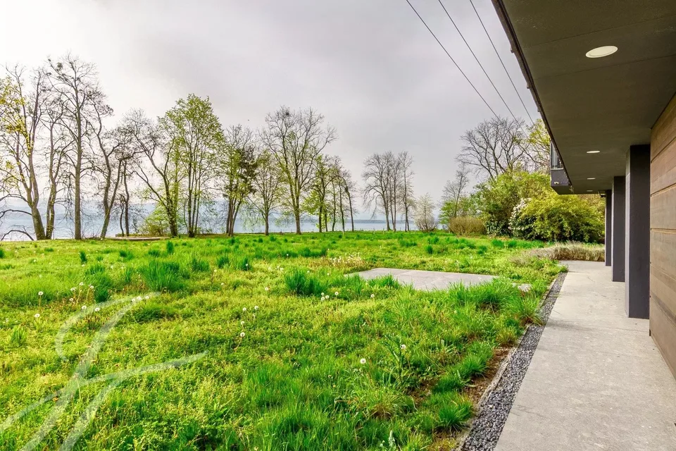 Wasserfront-Villa mit 7'585m2 Grundstück – Foto 19 von 20