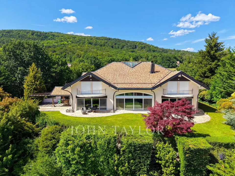 Magnifique propriété avec vue imprenable à Givrins