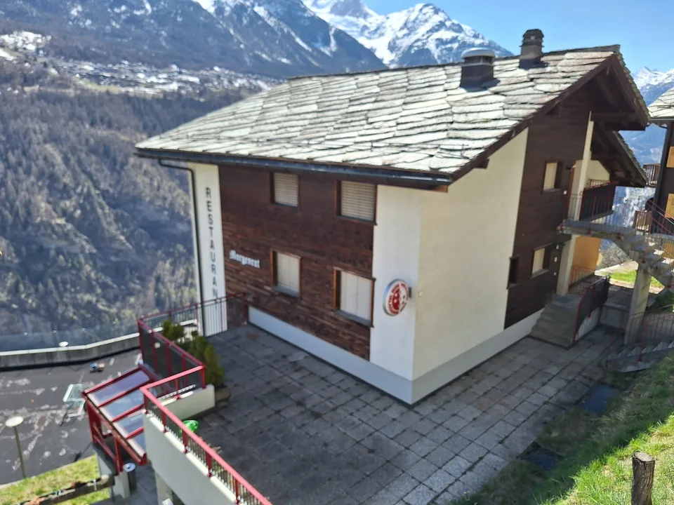 Mehrfamilienhaus mit 540 m2 Nutzfläche, 20 Min. von Visp. CHF 1'100.00/m2!