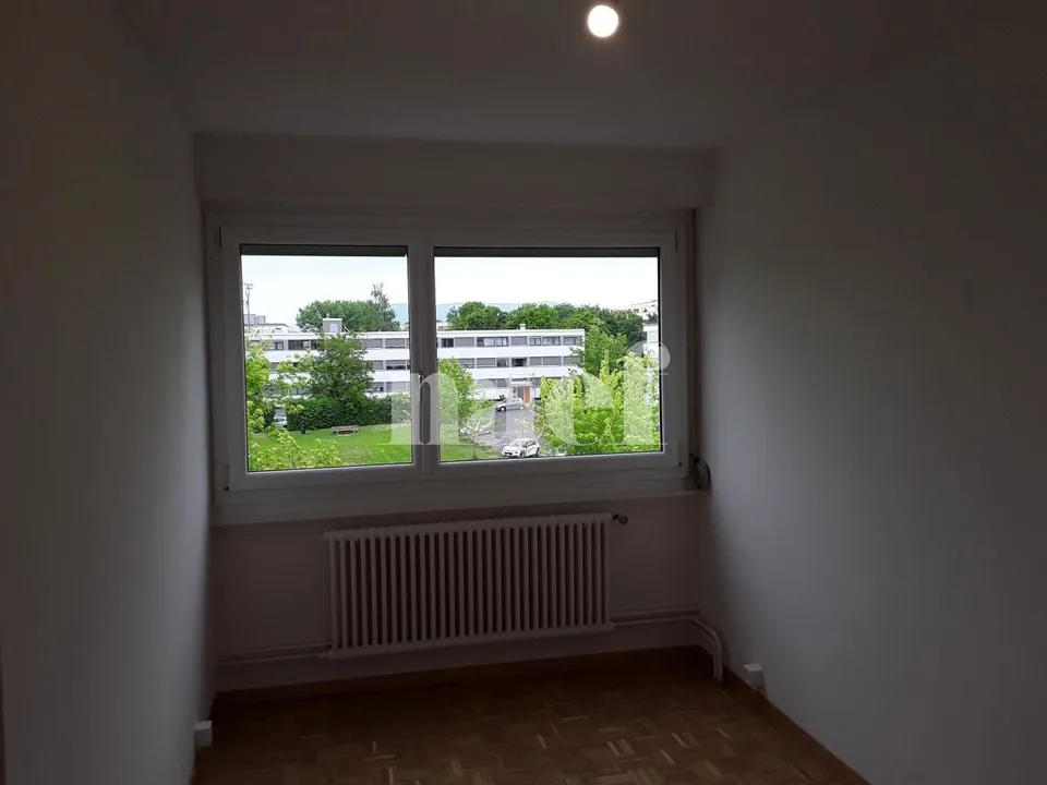 6-room apartment in a quiet location