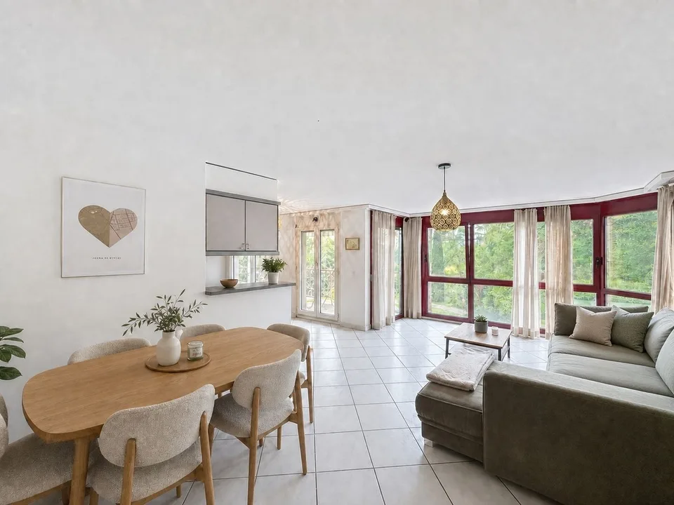 Appartement de 3,5 pièces avec balcon à proximité de Fribourg