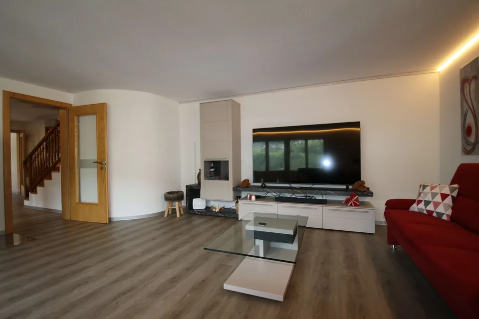 Attraktive 5.5 Zimmer Wohnung mit Top Preis - Leistungsverhältnis CHF 3'250.00/m2!