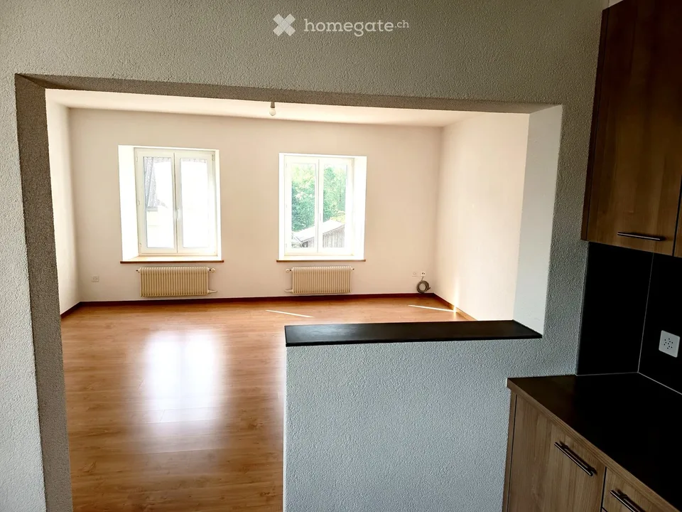Großes 3.5-Zimmer-Apartment mit 115 m2 in Lignières - Sofort verfügbar