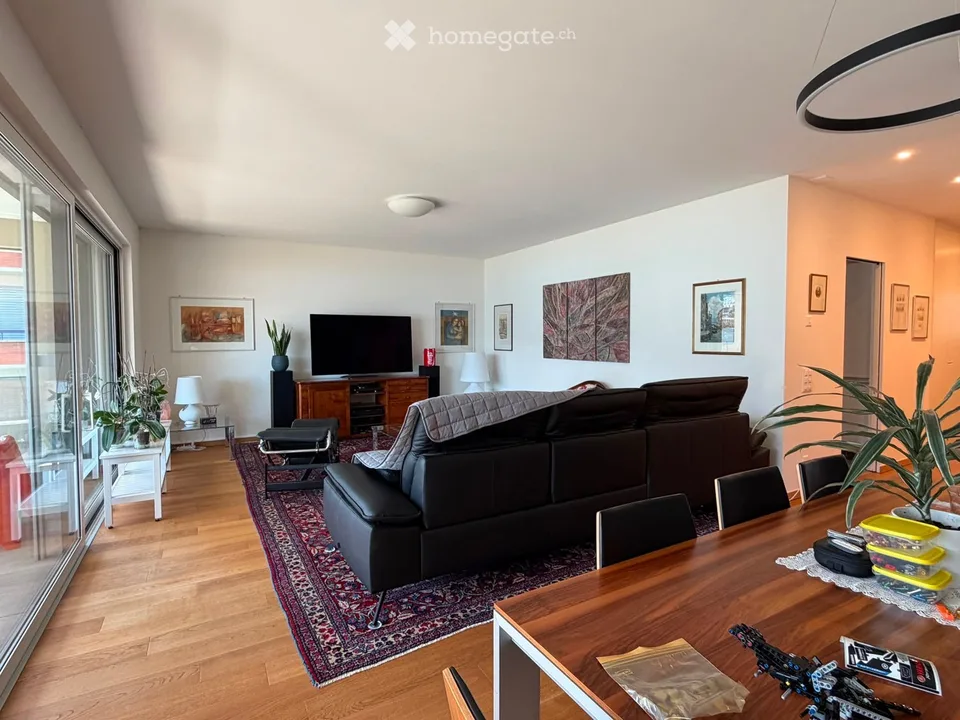 Subentrante/Tenant per splendido appartamento di 3.5 locali con vista lago