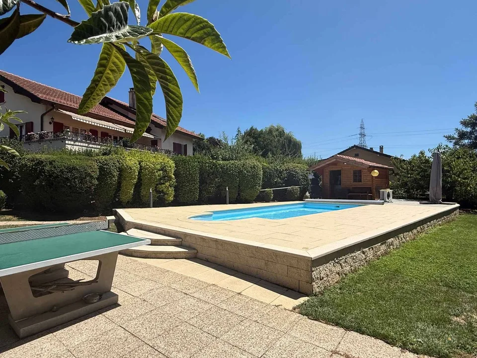 Villa familiale avec piscine et vue dégagée aux portes de Lausanne