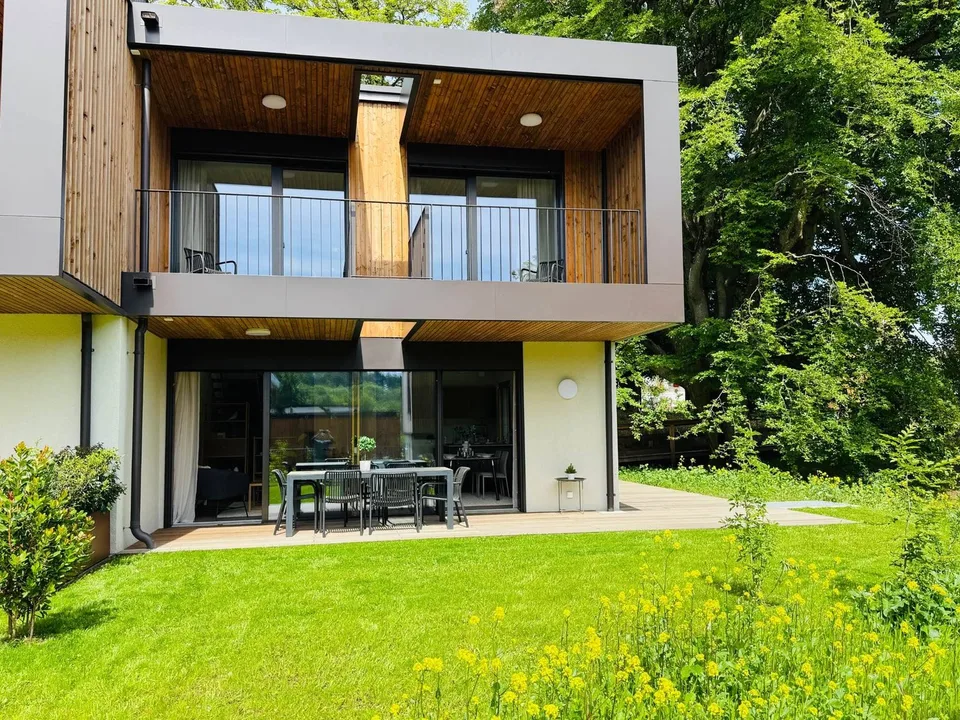Maison de ville dans un parc arboré et privé