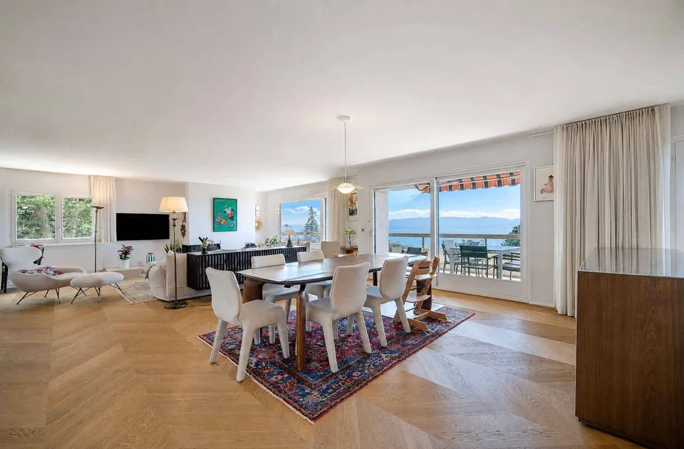 Prächtige 5.5-Zimmer-Wohnung mit Panoramablick auf den See und den Lavaux