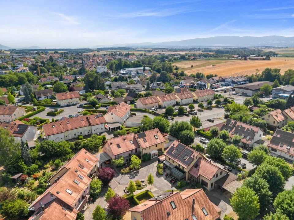 Familienvilla mit Charakter und privatem Garten im Herzen von Echallens