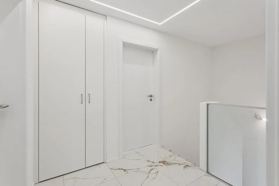 Prächtiges neues Reihenhaus mit 5,5 Zimmern am Ende – Foto 12 von 13
