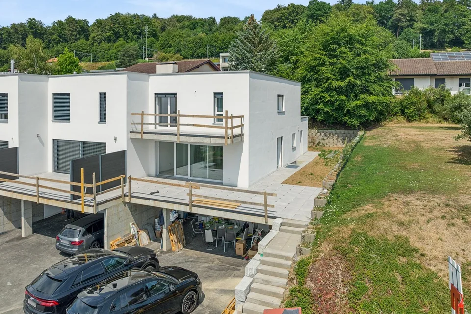 Magnifique maison neuve contiguë de 5,5 pièces en extrémité