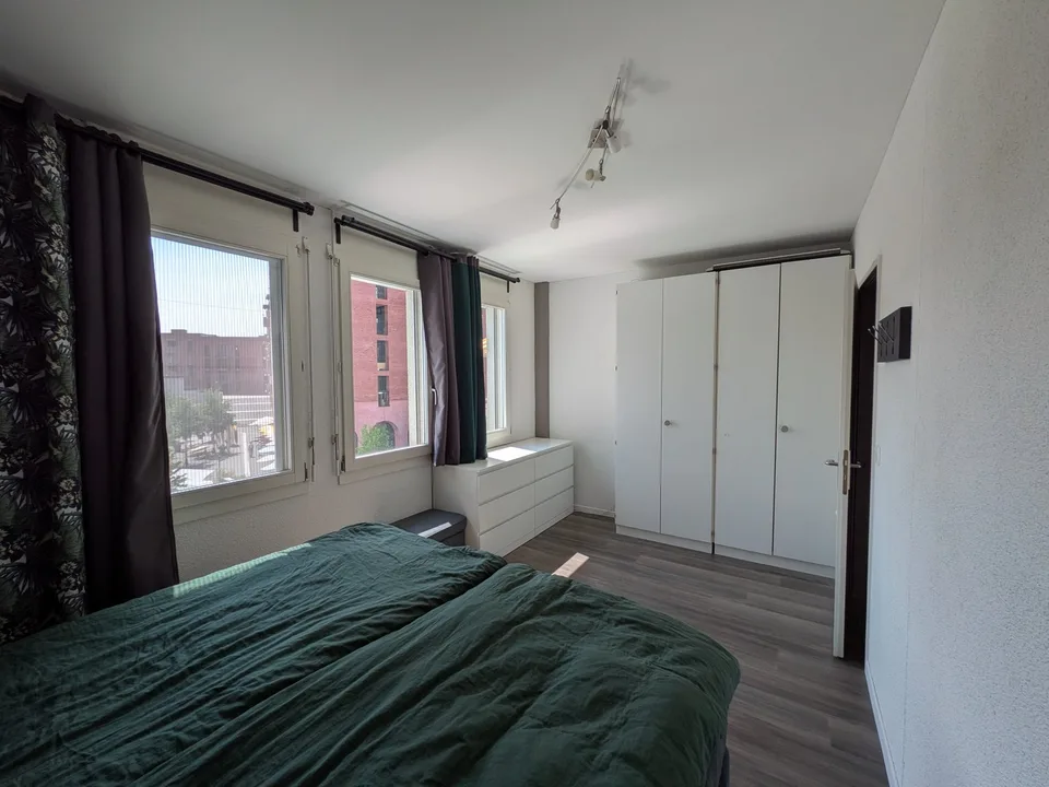 BEFRISTET: 01.01.27 - 31.03.27; Möblierte 3.5-Zimmer-Maisonette mit grosser Terrasse in Rotkreuz