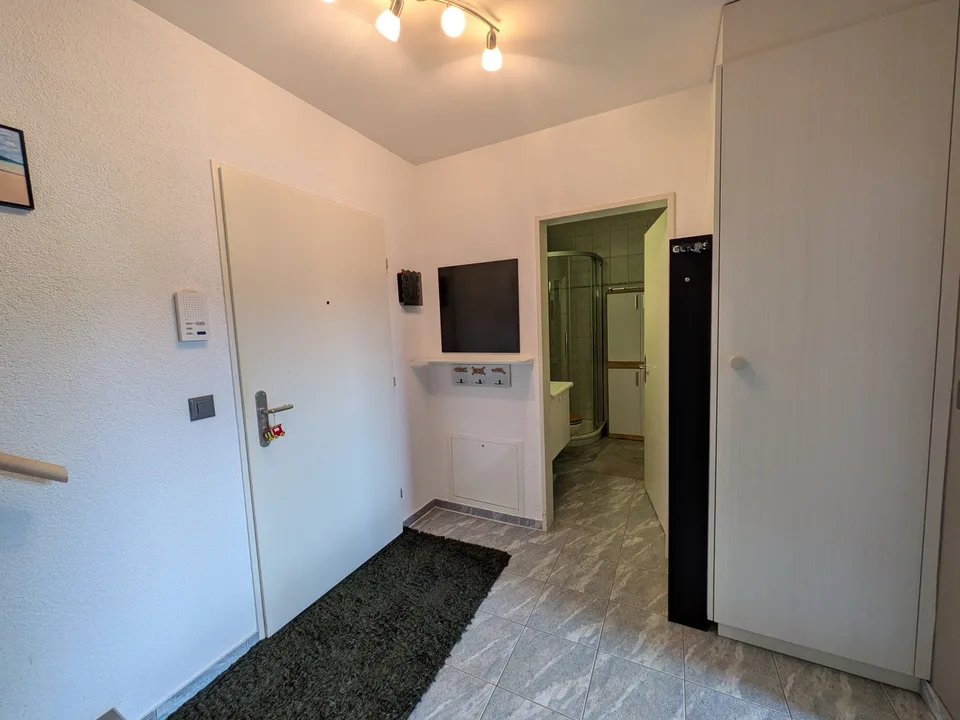 BEFRISTET: 01.01.27 - 31.03.27; Möblierte 3.5-Zimmer-Maisonette mit grosser Terrasse in Rotkreuz