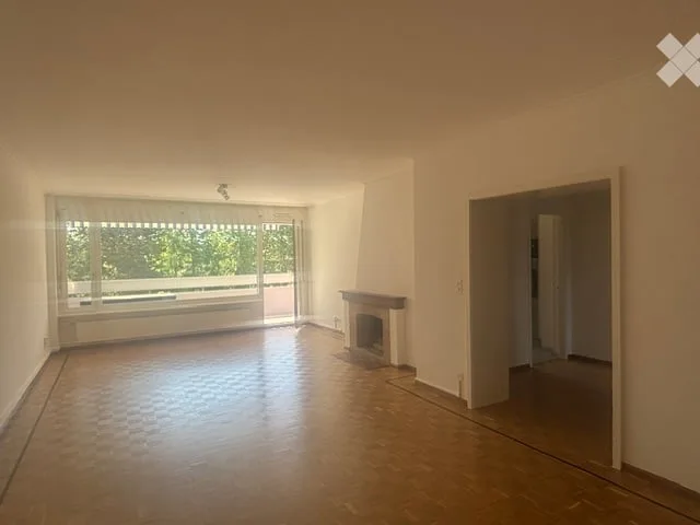 Geräumige 7-Zimmer-Wohnung mit Aussicht und Balkon in Le Grand-Saconnex