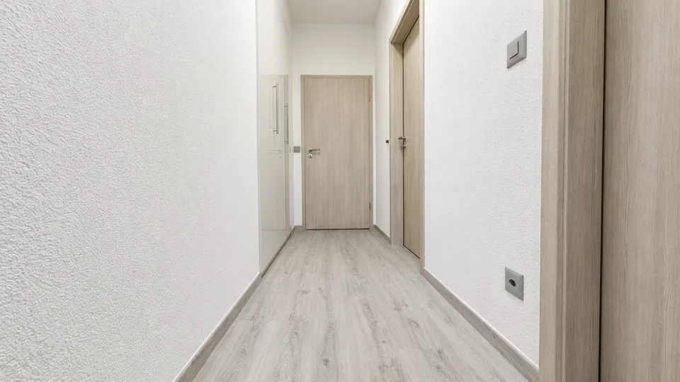 FINO A 3 MESI GRATUITI - 3.5 Locali rinnovato a Lugano con piscina condominiale