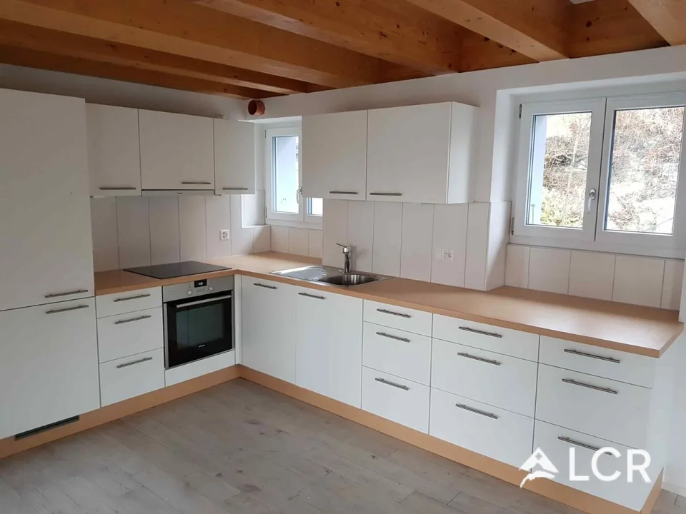 Schönes Apartment mit 5.5 Zimmern / 4 Schlafzimmern / 2 Badezimmern / 2 Balkonen