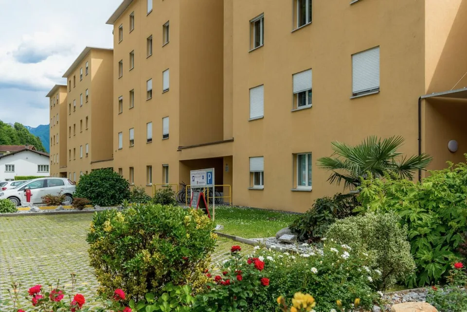 6200, Riazzino, Autorimessa