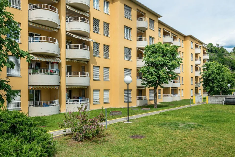 6200, Riazzino, Autorimessa
