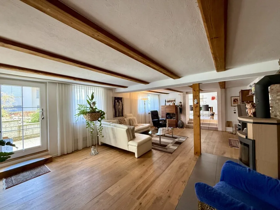Propriété unique avec espace commercial, jardin paradisiaque et potentiel d'expansion – photo 7 sur 23