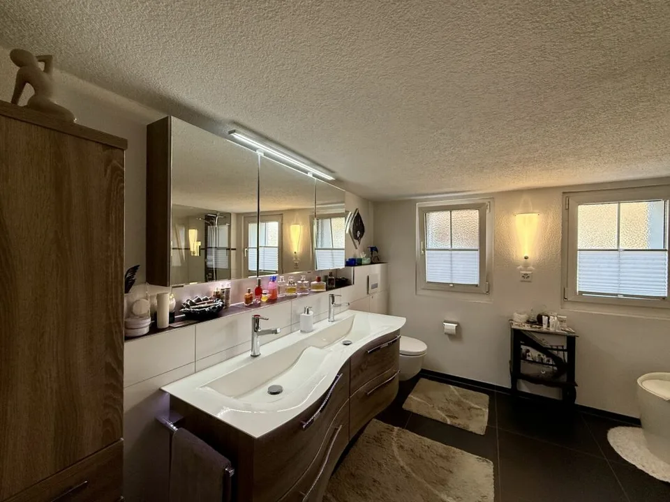 Propriété unique avec espace commercial, jardin paradisiaque et potentiel d'expansion – photo 11 sur 23