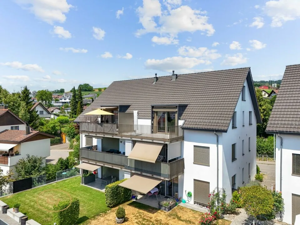 Lichtdurchflutete Maisonette-Wohnung mit Galerie, Weitblick und Abendsonne