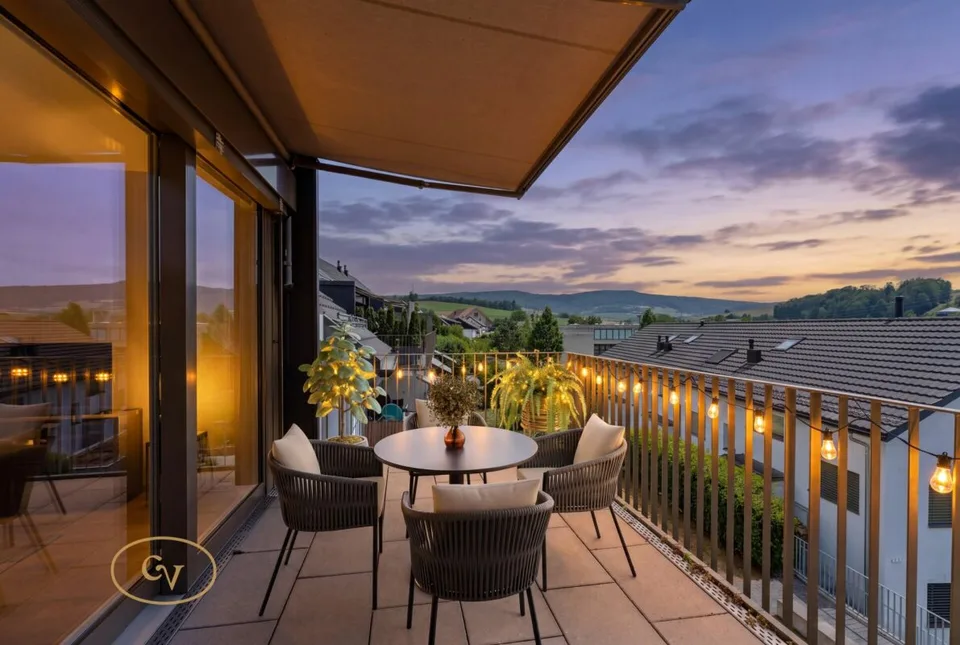 Appartement-maisonnette lumineux avec galerie, vue lointaine et soleil du soir