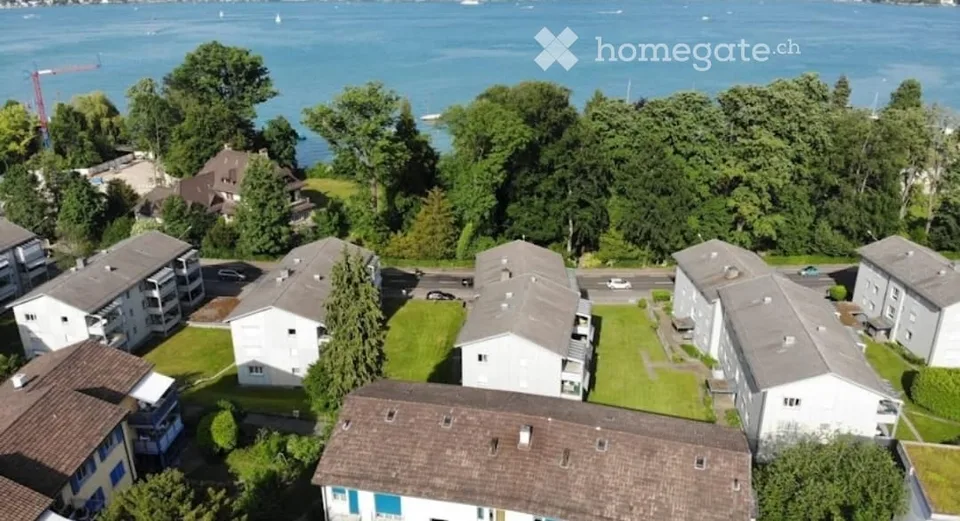 Großzügige 3,5-Zimmer-Wohnung in Kilchberg ZH, frisch renoviert und neu gestrichen.